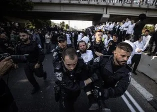 İsrail’de askerlik krizi! Ultra Ortodoks Yahudiler sokağa indi | Polislerden yaka paça gözaltı
