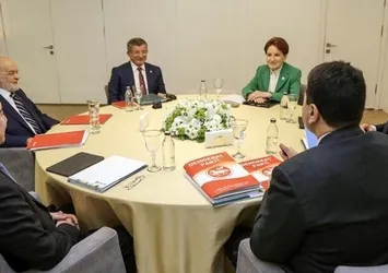 Seçimlerdeki ağır hezimet kimin üstüne yıkıldı? Muhalefette suçlu kim? Optimar son anketini yayınladı!