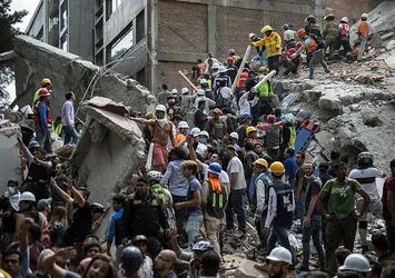 Meksika'da 7,1 büyüklüğündeki deprem: 248 ölü