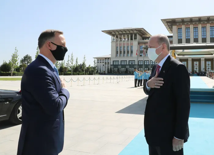 Son dakika: Polonya Cumhurbaşkanı Andrzej Duda Ankara’da! Başkan Erdoğan Külliye’de resmi törenle karşıladı