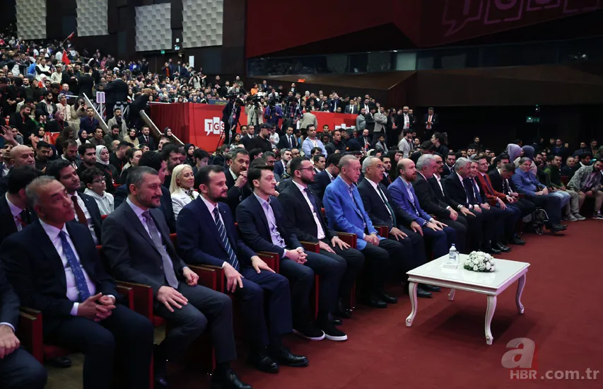 Başkan Recep Tayyip Erdoğan'ın katıldığı Türkiye Gençlik Zirvesi’nden renkli fotoğraflar! Alişan ve futbolcu Mesut Özil... 15