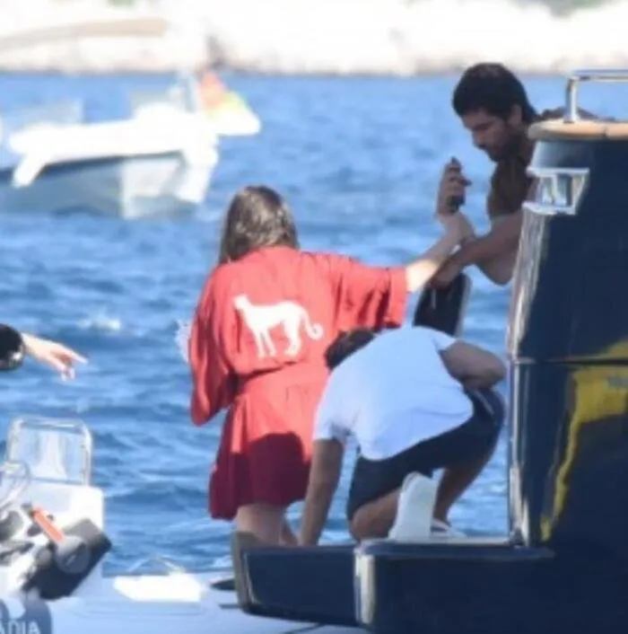 Yağmur Tanrısevsin işletmeci Murat Kazancıoğlu ile teknede yakalandı! Aşk açıklaması geldi