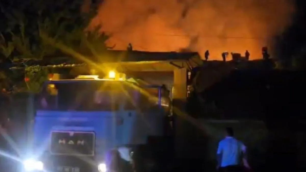 Kütahya'daki yangında 4 ev küle döndü