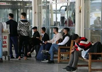 Otogarlarda seçim yoğunluğu! Vatandaşlar oy kullanmak için yollara çıktı