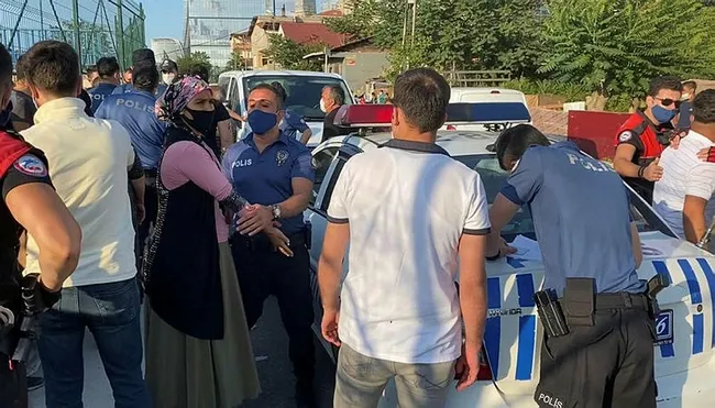 İstanbul’da sosyal mesafeyi hiçe sayarak göbek attılar - 3