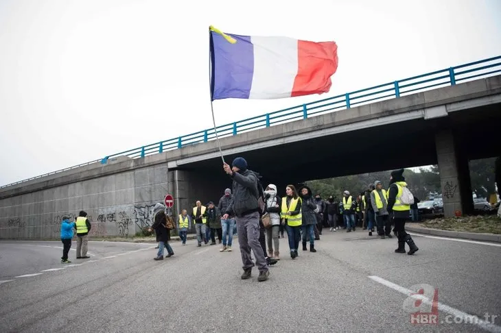 Sarı yelekliler yine sahnede! Paris meydan savaşı