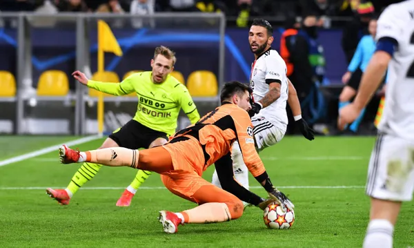 Beşiktaş’ın genç kalecisi Ersin Destanoğlu için flaş teklif