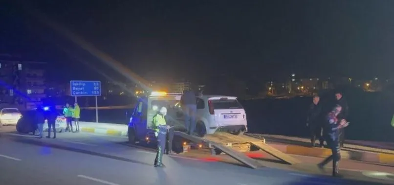 Polislerden kaçarken ekip otosuna çarptı
