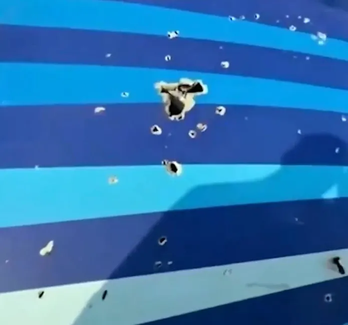 kazakistanda-dusen-ucakla-ilgili-flas-iddia-rusyanin-parmagi-mi-var-ucagin-govdesindeki-dikkat-ceken-delikler-1735210774336.jpg Foto: The Telegraph