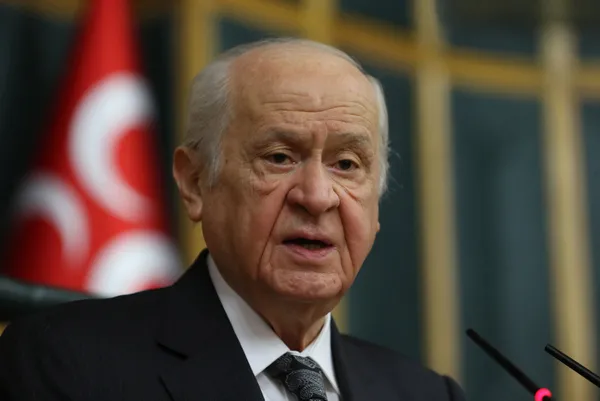 son-dakika-mhp-genel-baskani-devlet-bahceliden-umit-ozdaga-sert-tepki-beyhude-bir-cirpinistir-1651842212363.jpg Son dakika: MHP Genel Başkanı Devlet Bahçeli'den Ümit Özdağ'a sert tepki: Beyhude bir çırpınıştır - 2
