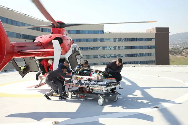 mi-17-tipi-helikopterler-depremlerde-yaralanan-444-kisiyi-tasidi-1676531441781.jpg Jandarmanın Mi-17 tipi helikopterleri Kahramanmaraş merkezli depremde yaralanan 444 kişiyi taşıdı - 4
