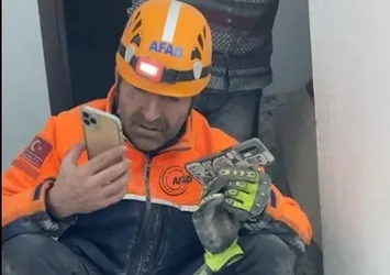 Yüzyılın felaketinde yürekleri ısıtan kurtarma anları! Cesaretleri hayran bıraktı