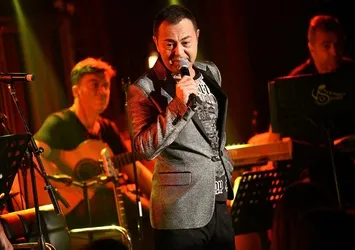 Ünlü şarkıcı Serdar Ortaç koronavirüse yakalandı