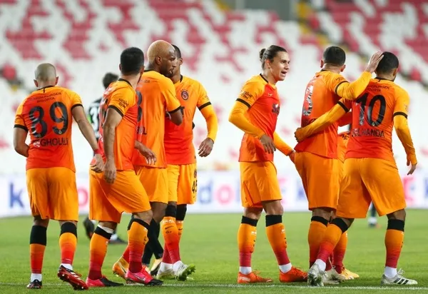 Galatasaray evinde bir puana razı oldu I Galatasaray 2-2 Sivasspor MAÇ SONUCU-ÖZET