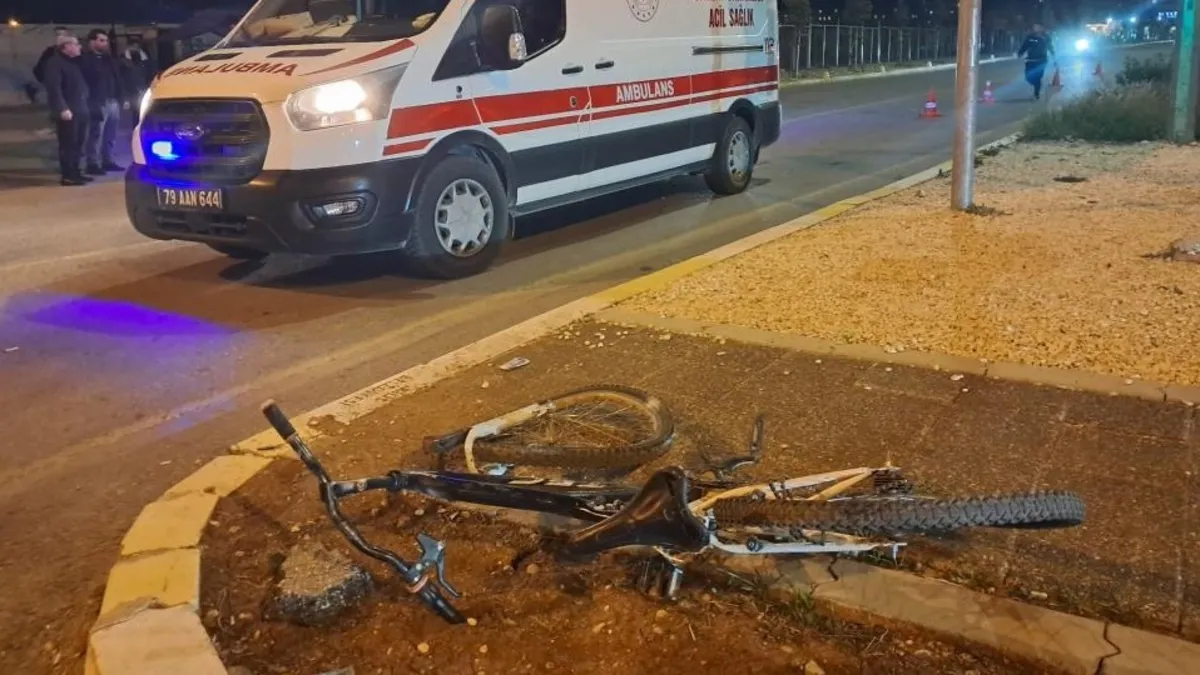Kilis'te otomobil sürücüsü bisikletliye çarptı: Hayatını kaybetti