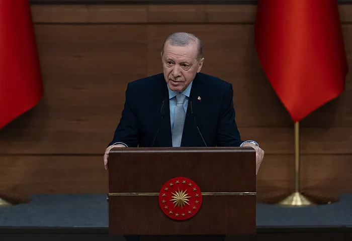 baskan-erdogan-mansetlerle-carpisa-carpisa-geldik-1746539035270.jpg Başkan Erdoğan 10. Anadolu Medya Ödülleri Töreni'nde konuştu (AA)