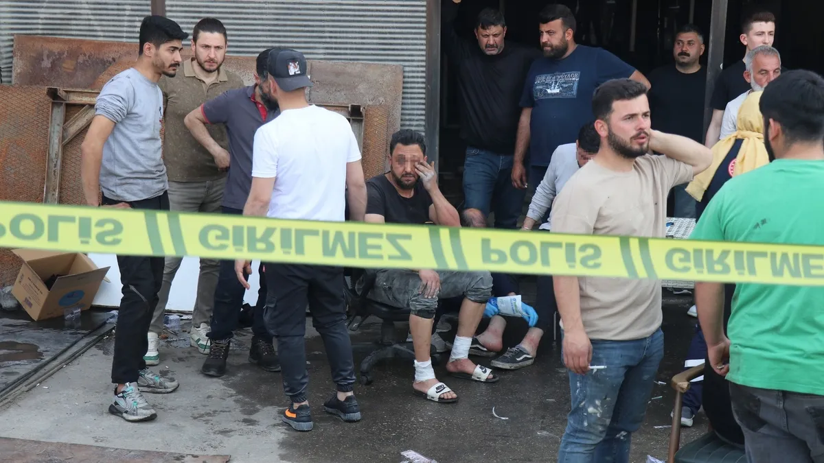 Sanayi sitesinde gaz kaçağı dehşeti! Sigara yakmak isterken 8 kişiyi yaraladı