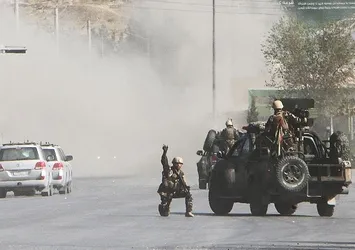 Taliban karakollara saldırdı: 22 polis öldü