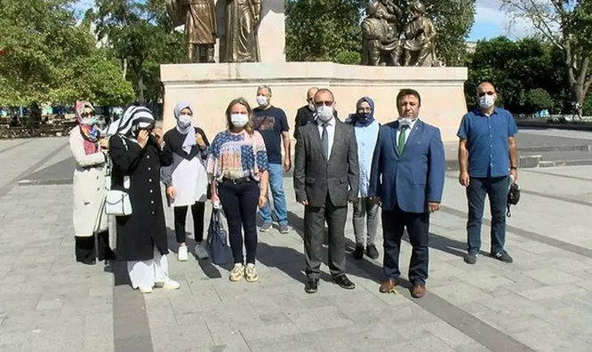CHP'li İmamoğlu kandırdığı sosyologlar tarafından protesto edildi - 2