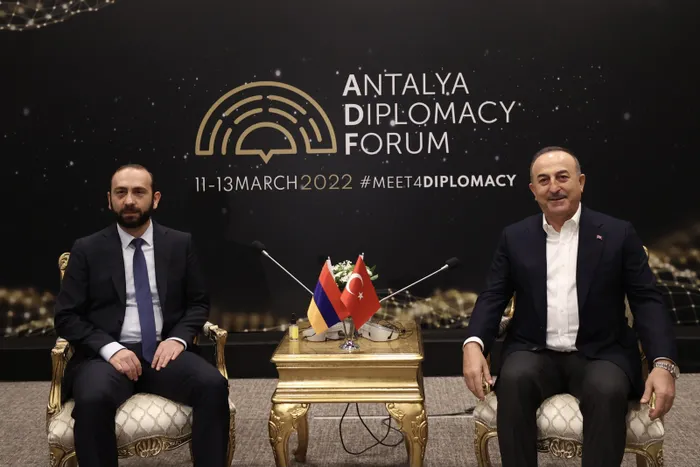 Son dakika: Ermenistan ile yeni dönem! Dışişleri Bakanı Mevlüt Çavuşoğlu Ermeni mevkidaşı Ararat Mirzoyan ile görüştü - 4