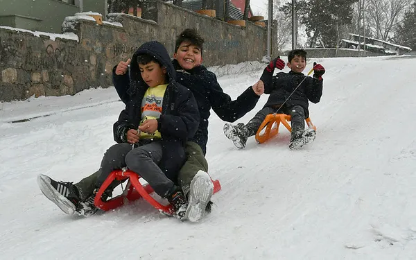 14-ocak-kar-tatili-olan-iller-listesi-valilik-meb-kar-tatili-aciklamalari-hangi-illerde-okullar-tatil-1642076418236.jpg 14 Ocak kar tatili olan iller listesi! Valilik MEB kar tatili açıklamaları! Hangi illerde okullar tatil? - 7
