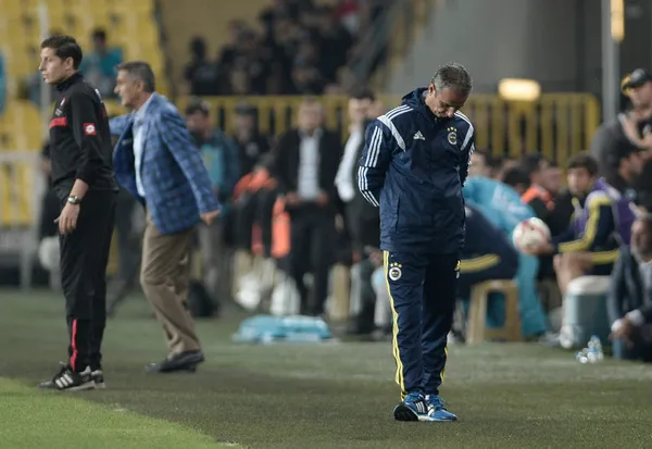 son-dakika-fenerbahcede-ismail-kartal-donemi-1641983122225.jpg SON DAKİKA! Fenerbahçe'de İsmail Kartal dönemi! - 3