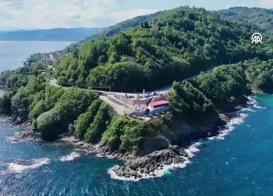 Sakin şehirde deniz feneri