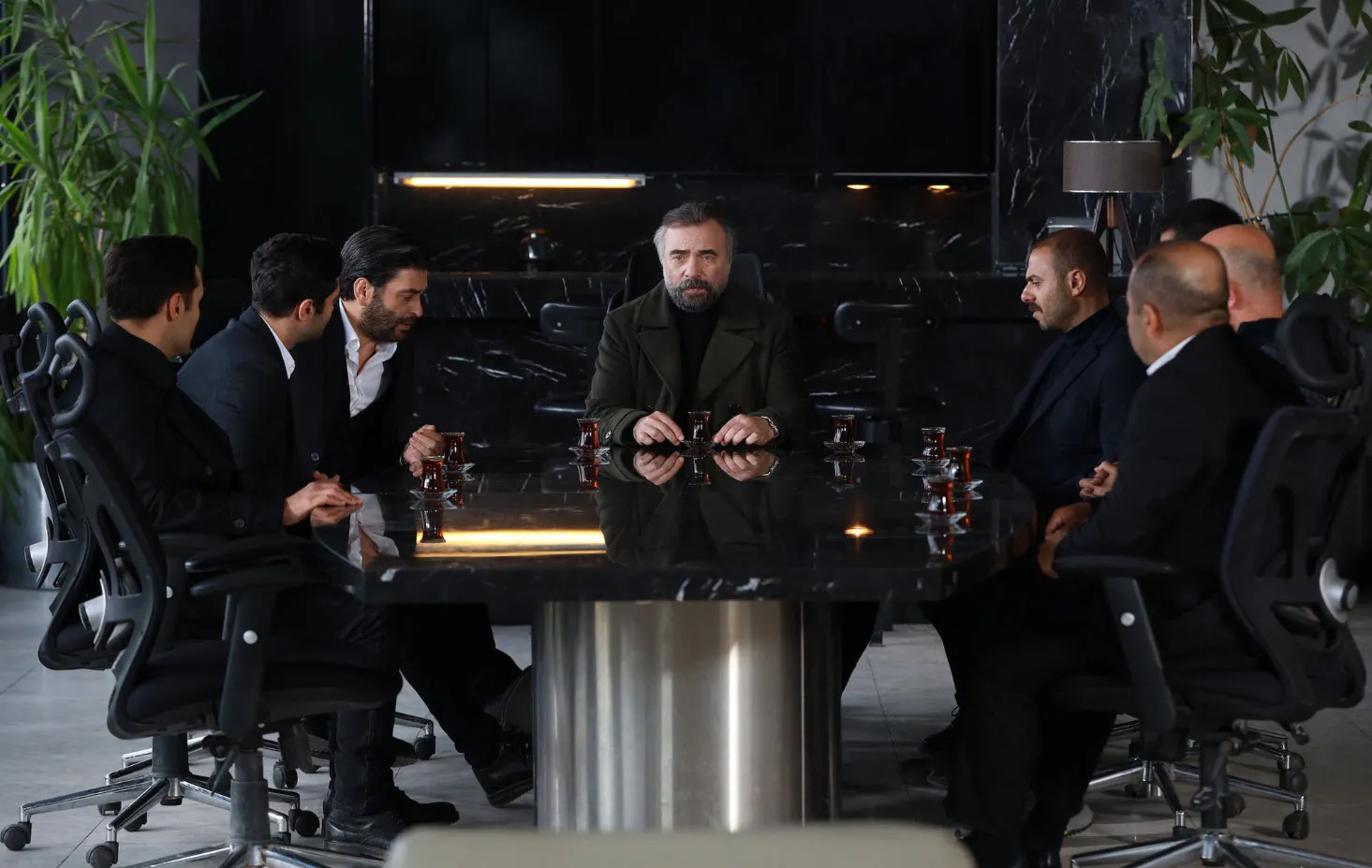 Eşkıya Dünyaya Hükümdar Olmaz 162. bölüm izle | EDHO yeni bölüm izle