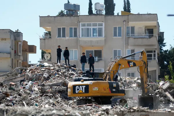 afet-bolgesinde-son-durum-enkaz-kaldirma-calismalari-ne-zaman-bitecek-1680339361254.jpg Afet bölgesinde son durum! Enkaz kaldırma çalışmaları ne zaman bitecek? - 5