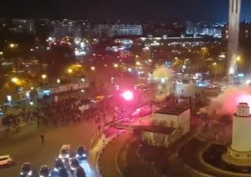 Paris'te Türk taraftarlara çirkin saldırı! PSG taraftarları ile Galatasaraylılar arasında arbede çıktı