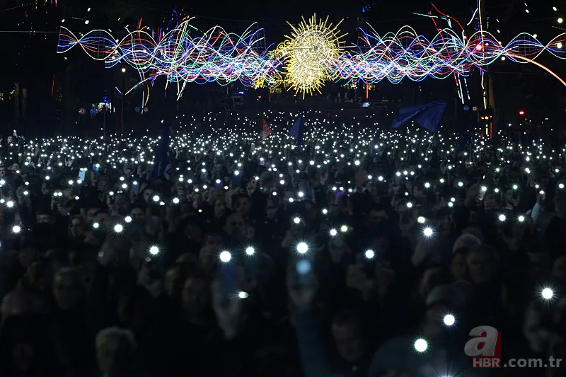 Tiran'da yolsuzluk iddiaları sokakları karıştırdı! Arnavutluk'ta Edi Rama hükümetine istifa çağrısı 9