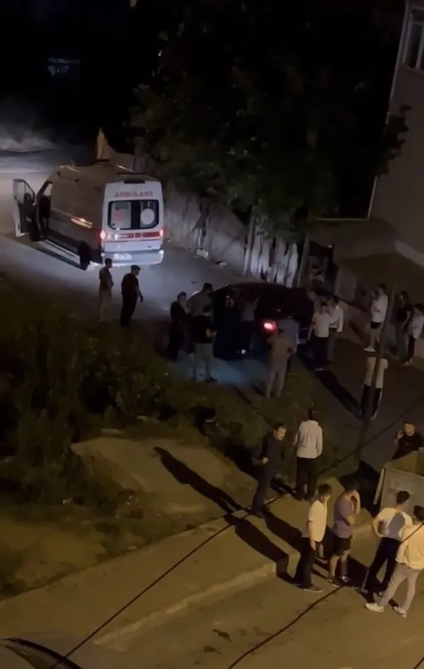 atasehirde-kanli-gece-2-kisinin-kavgasinda-silahlar-konustu-imdat-cigliklari-mahalleyi-inletti-1663494735176.jpg Ataşehir’de kanlı gece! 2 kişinin kavgasında silahlar konuştu! ‘İmdat’ çığlıkları mahalleyi inletti! - 2
