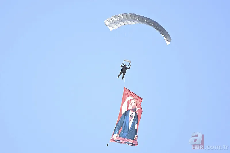 Doğu Akdeniz'de Türk'ün günü! 50 gemiyle gövde gösterisi! Amiral Gemi TCG Anadolu KKTC'de 15