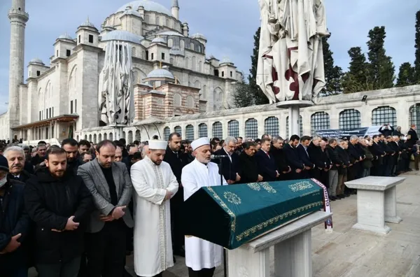 İYİ Partili Ali Kıdık’tan algı operasyonu: İmamoğlu’na laf söyleyemedi cenazeye katılan AK Partilileri hedef aldı