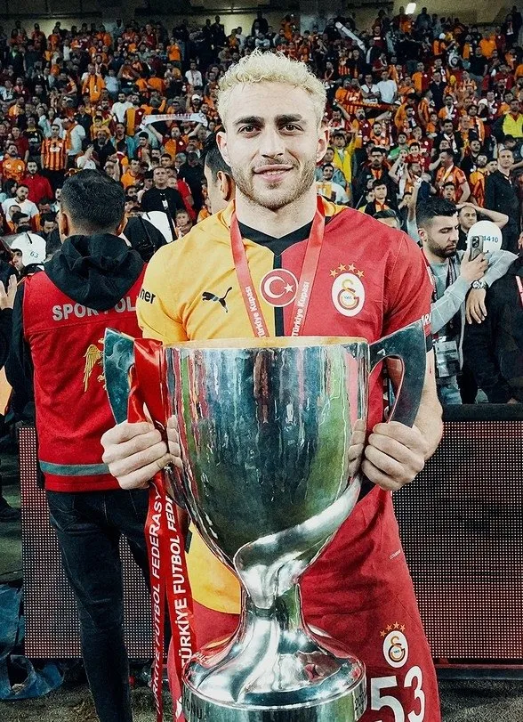 Barış Alper Yılmaz ile görüntülenen gizemli sarışından iddialarına yanıt: Sizden duydum