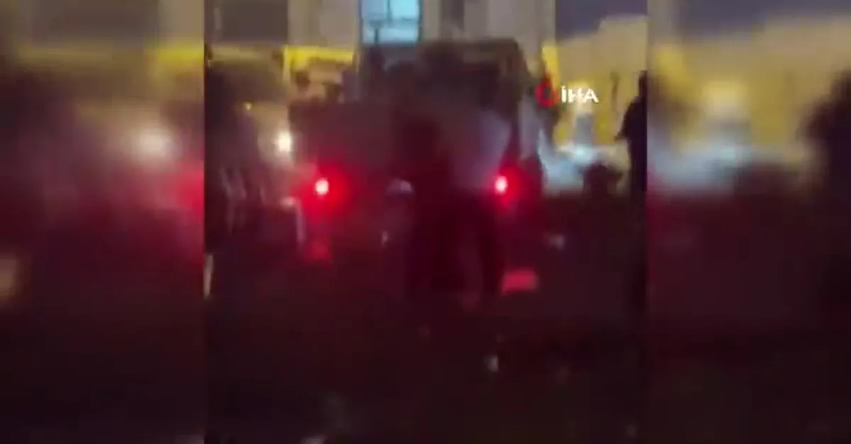 Kına gecesine aracıyla böyle