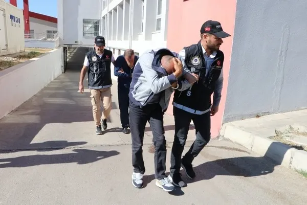 Adana'da İBB cenaze nakil aracında 144 kilo 550 gram esrar ele geçirildi! İBB’li şoförden uyuşturucu ticareti itirafı: 100 bin TL için yaptık - 4