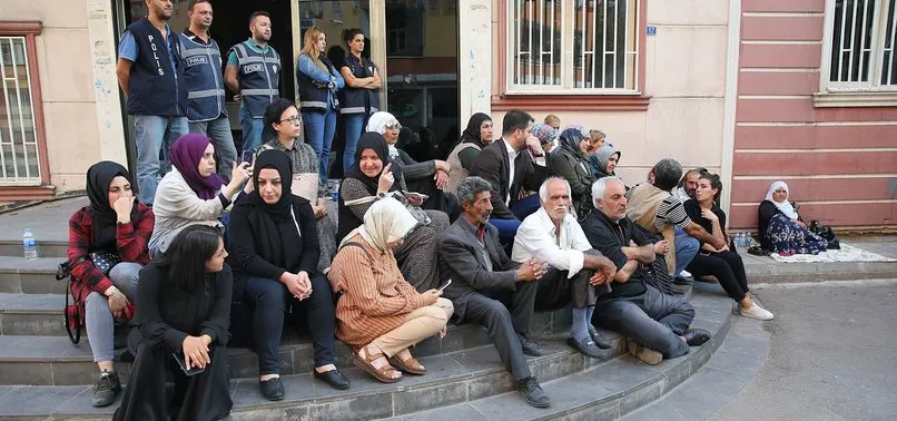Diyarbakır'da 'Evlat Nöbeti' tutan annelerin eylemi çığ gibi büyüyor
