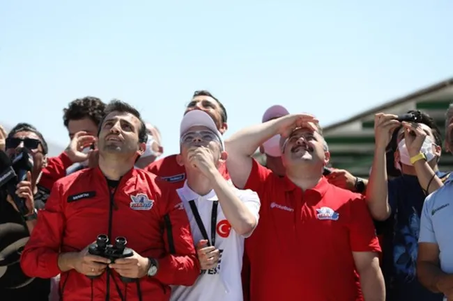 teknofestte-roket-yarismasi-heyecani-gencler-roketleriyle-tuz-golunde-yarisiyor-1631105545071.jpg TEKNOFEST'te roket yarışması heyecanı! Gençler roketleriyle Tuz Gölü’nde yarışıyor - 11