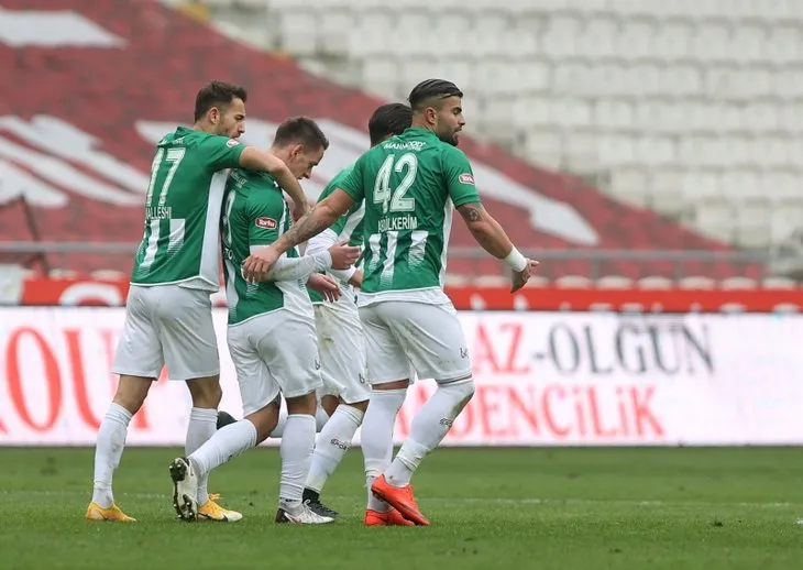 Konyaspor Göztepe maçı özeti ve goller! Süper Lig 19. haftada kıran kırana geçen mücadele