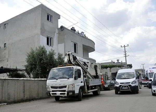 Son Dakika Adana Da Yurek Yakan Olay Boya Yaparken Akima Kapilan
