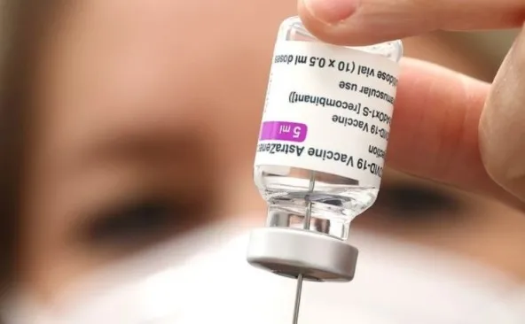 almanyada-skandal-onlarca-cocuga-yanlislikla-yetiskin-dozda-koronavirus-asisi-yapildi-1641298414462.jpg Almanya’da skandal! Onlarca çocuğa yanlışlıkla yetişkin dozda koronavirüs aşısı yapıldı - 2