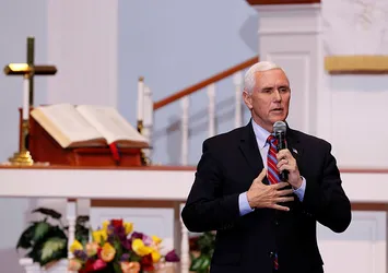Mike Pence'ten karantina açıklaması