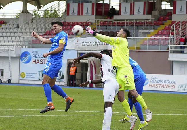 Başkan Erdoğan, Süper Lig’e yükselen Eyüpspor ve Göztepe’yi tebrik etti! İşte Play-Off eşleşmeleri...