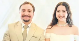 Tiyatro sahnesinde evlilik teklifi