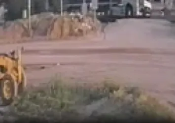 Süt tankeriyle minibüs çarpıştı: 4 yaralı