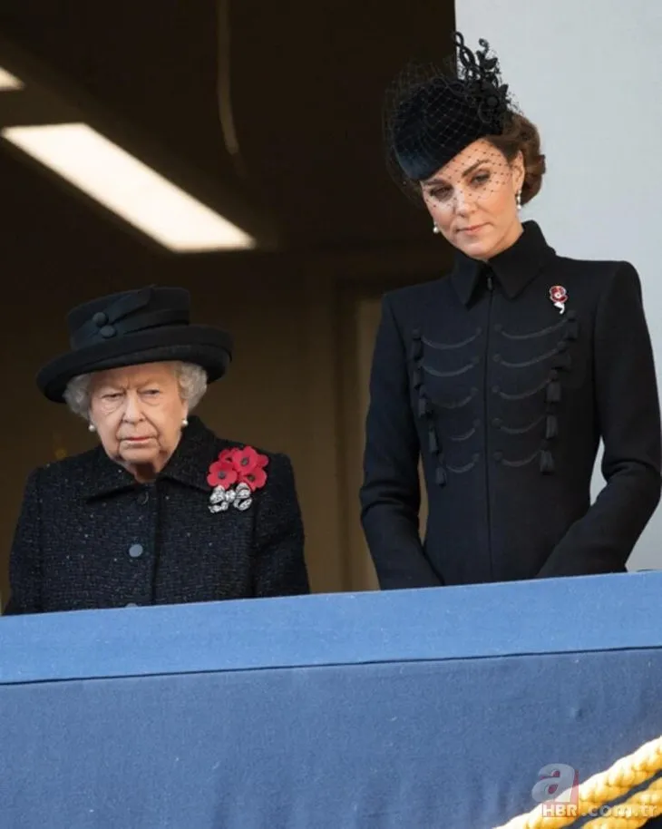 Kate Middleton Kraliçe Elizabeth’in yerinde! Baygınlık geçirdi herkes seyretti! Balkon sıralaması neyin habercisi?