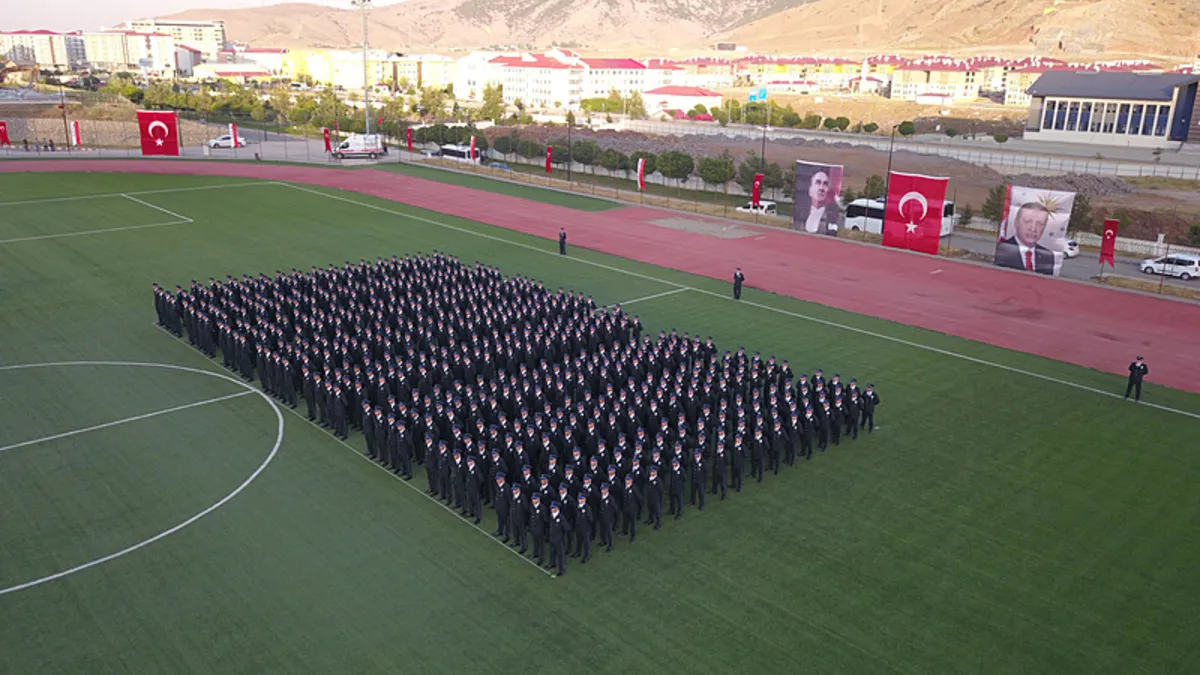 Bitlis'te 580 polis adayı mezun oldu