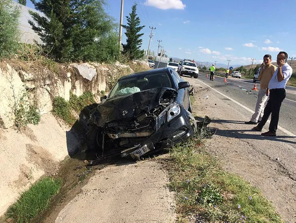 Son dakika: Sinop Valisi Erol Karaömeroğlu kazada yaralandı - 2