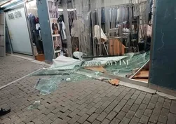 Bursa’da otomobil giyim mağazasına girdi, sürücü kaçtı